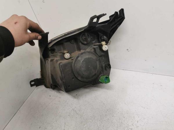 PHARE DROIT FORD - Vue 2